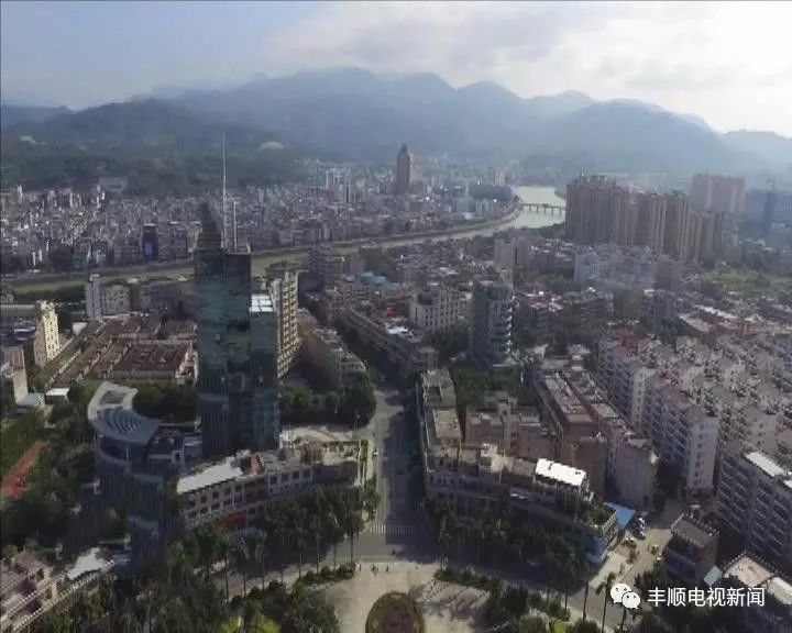 在外乡贤点赞:家乡丰顺变化大!