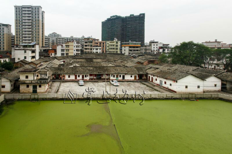 东升围(又名九厅十八井)位于宁新街道办东风村,始建于宋代(1127年),于