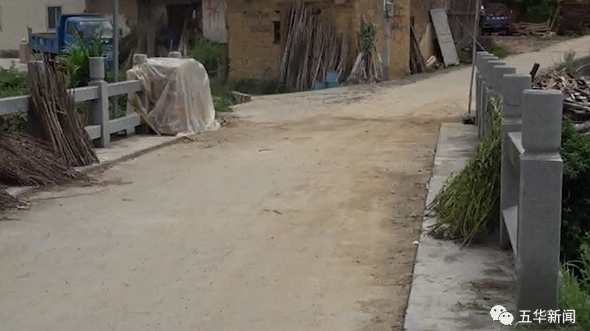 暗访长布潭下梅林三镇:河道卫生有改善 乱堆乱