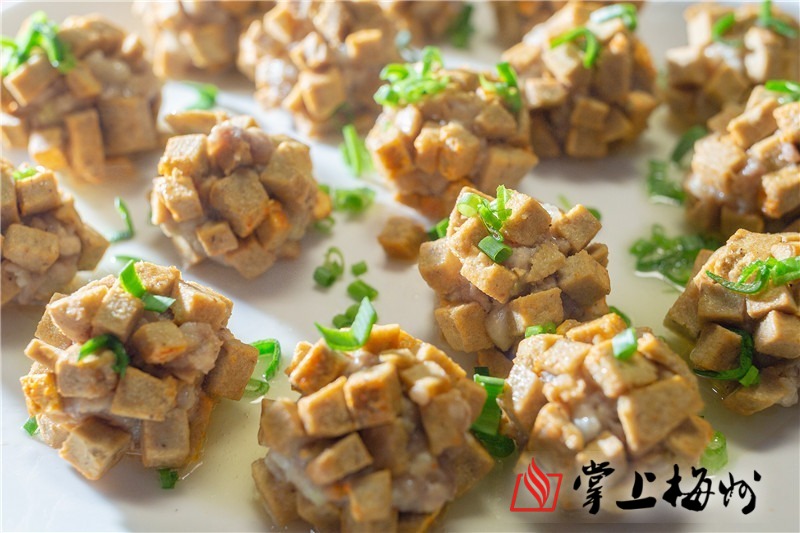 寻访民间客家菜名品丨仁居红菌豆腐:生于天然传以智慧