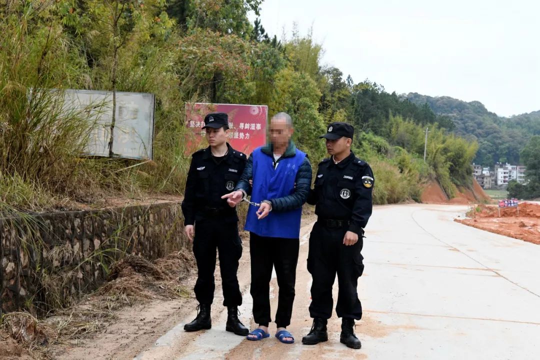 犯罪嫌疑人刘某坤指认现场.