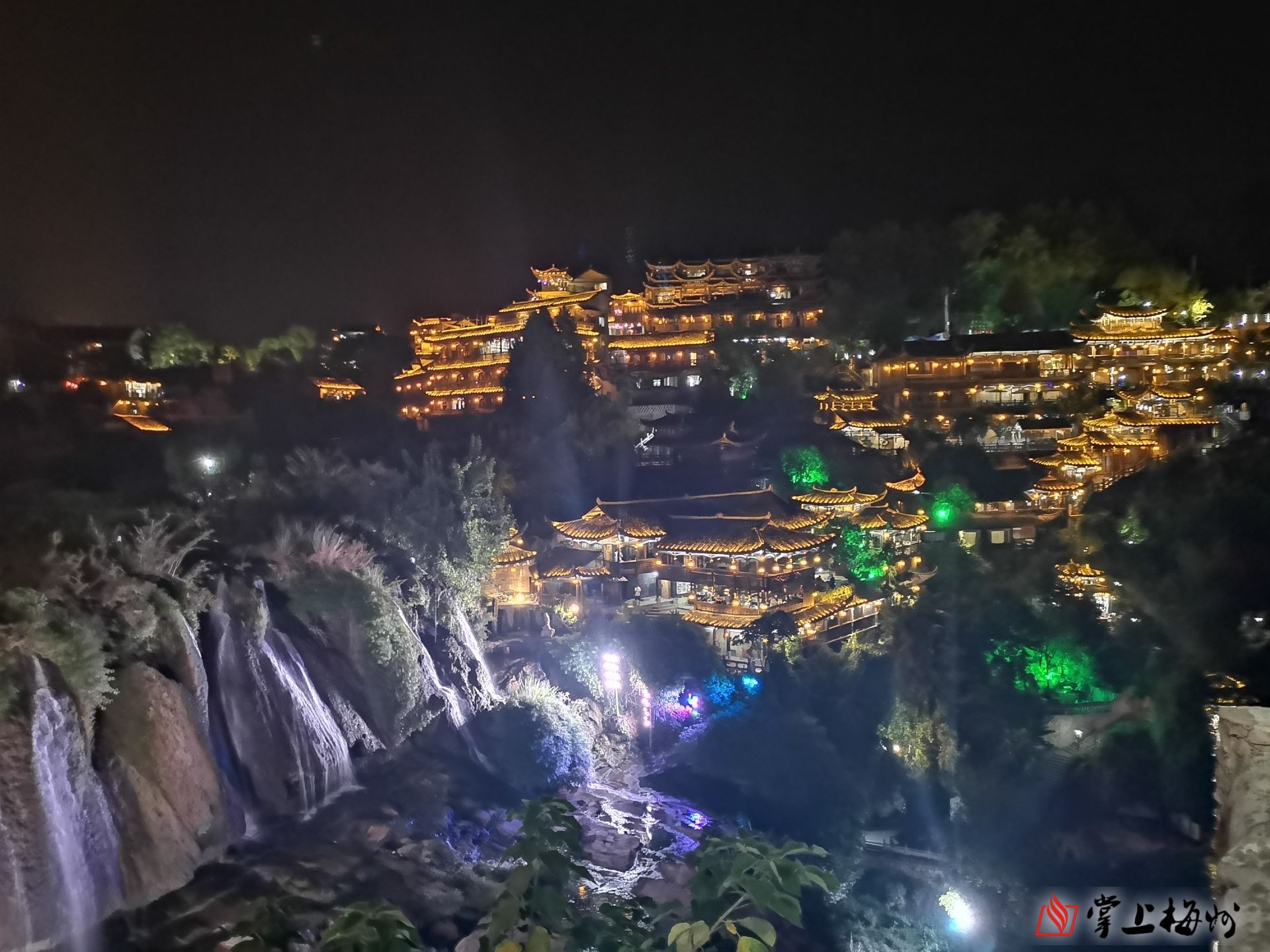 芙蓉镇夜景.