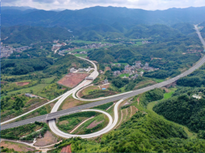 广东省高速公路运营管理办法12月1日施行 ，为高质量发展提供法治保障
