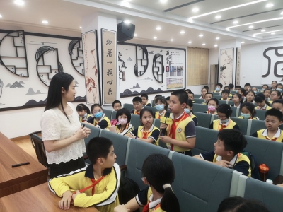 梅州日报小记者公益项目“记者进校园”活动走进梅江区人民小学