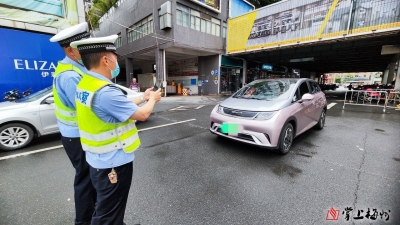 城区部分路段交通乱象仍在，交警部门持续开展交通秩序整治行动