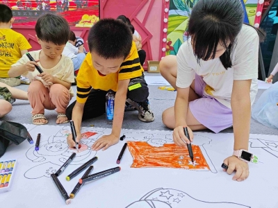 市委统战部开展民族团结进步宣传教育活动：童心向党，百米长卷绘团结