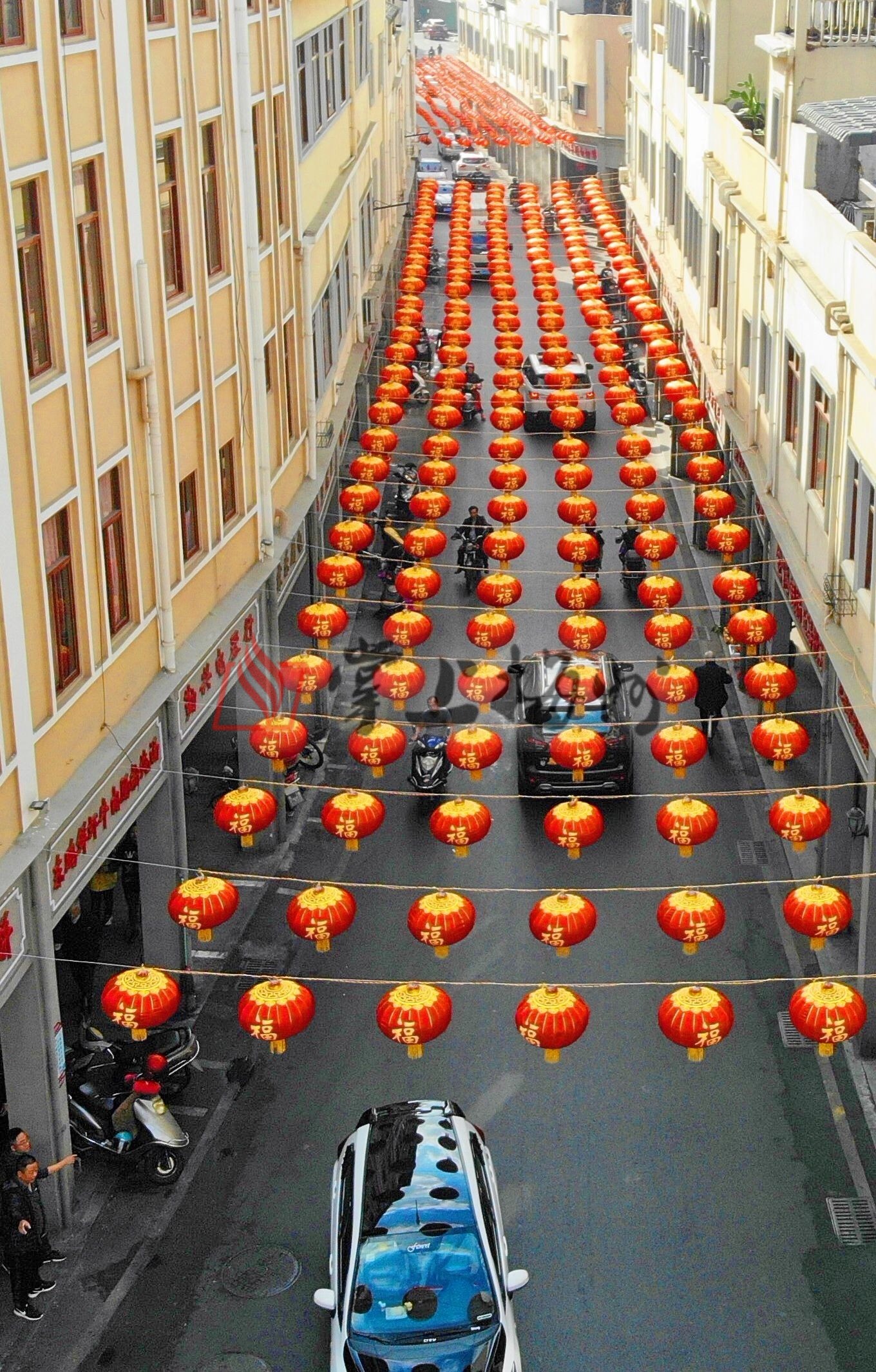 梅城开启过年模式哪哪都是红