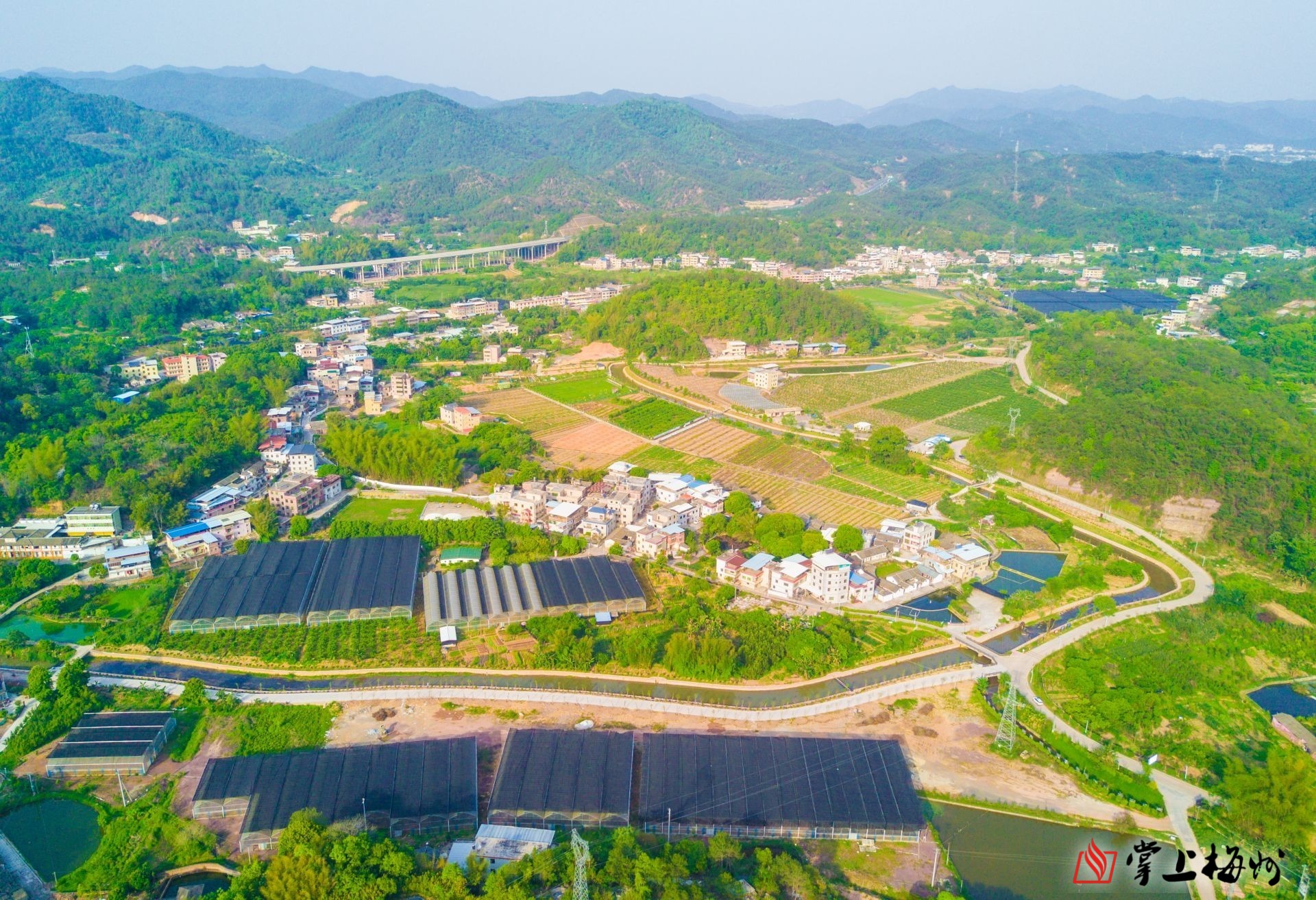 城北镇扎上村村民过上了美美哒的小日子!_掌上梅州