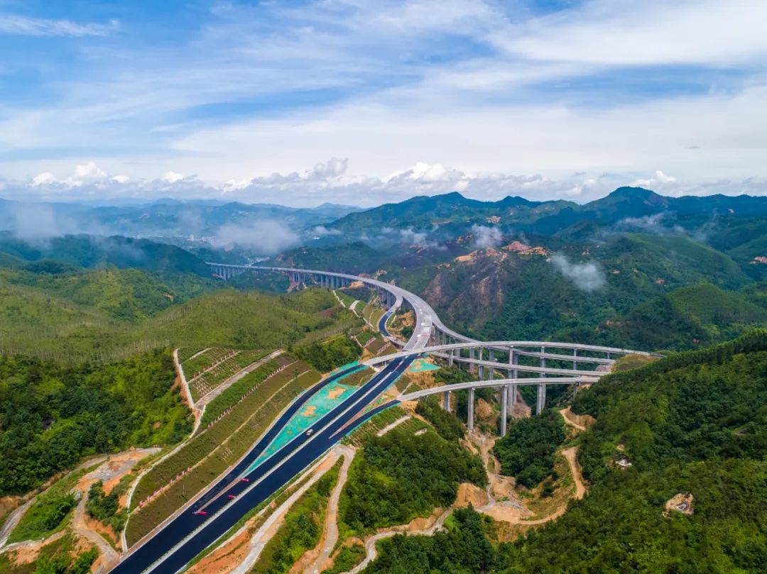 大干100天大潮高速项目建设按下快进键