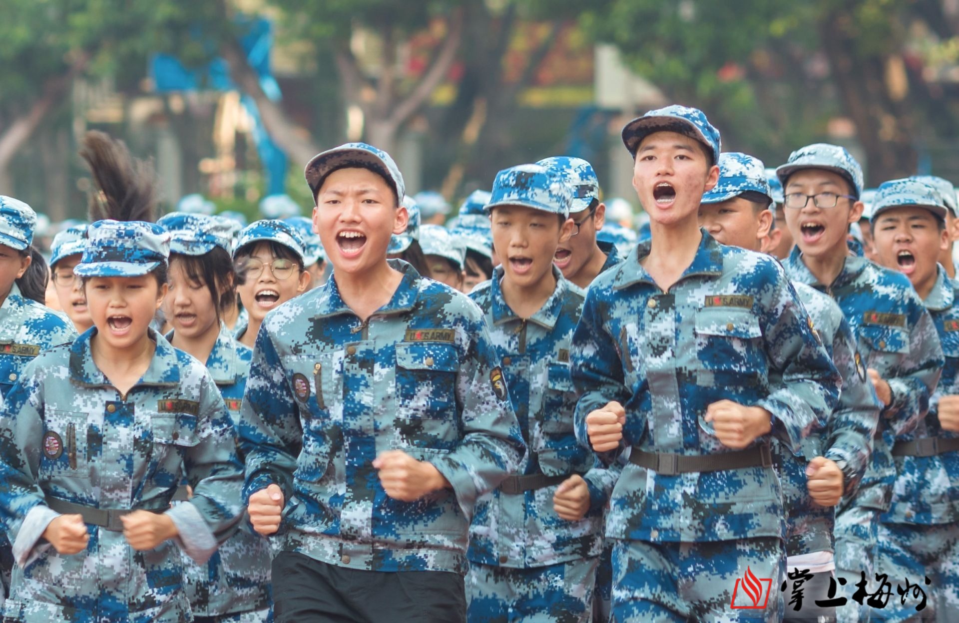 掌上梅州讯 新学年即将起航,我市各高中学校连日来纷纷组织新生军训