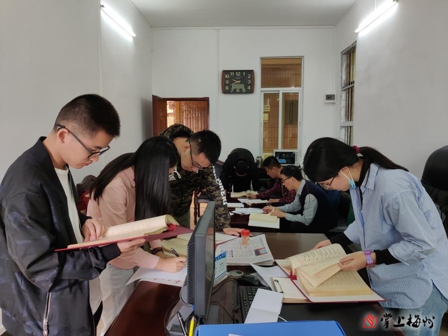 文化公园丨中山大学历史学系校史粤东考察团来梅,探访文献史料背后的