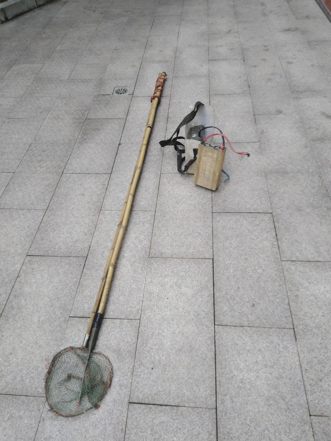 一晚偷鱼3千斤3名捕鱼达人落网