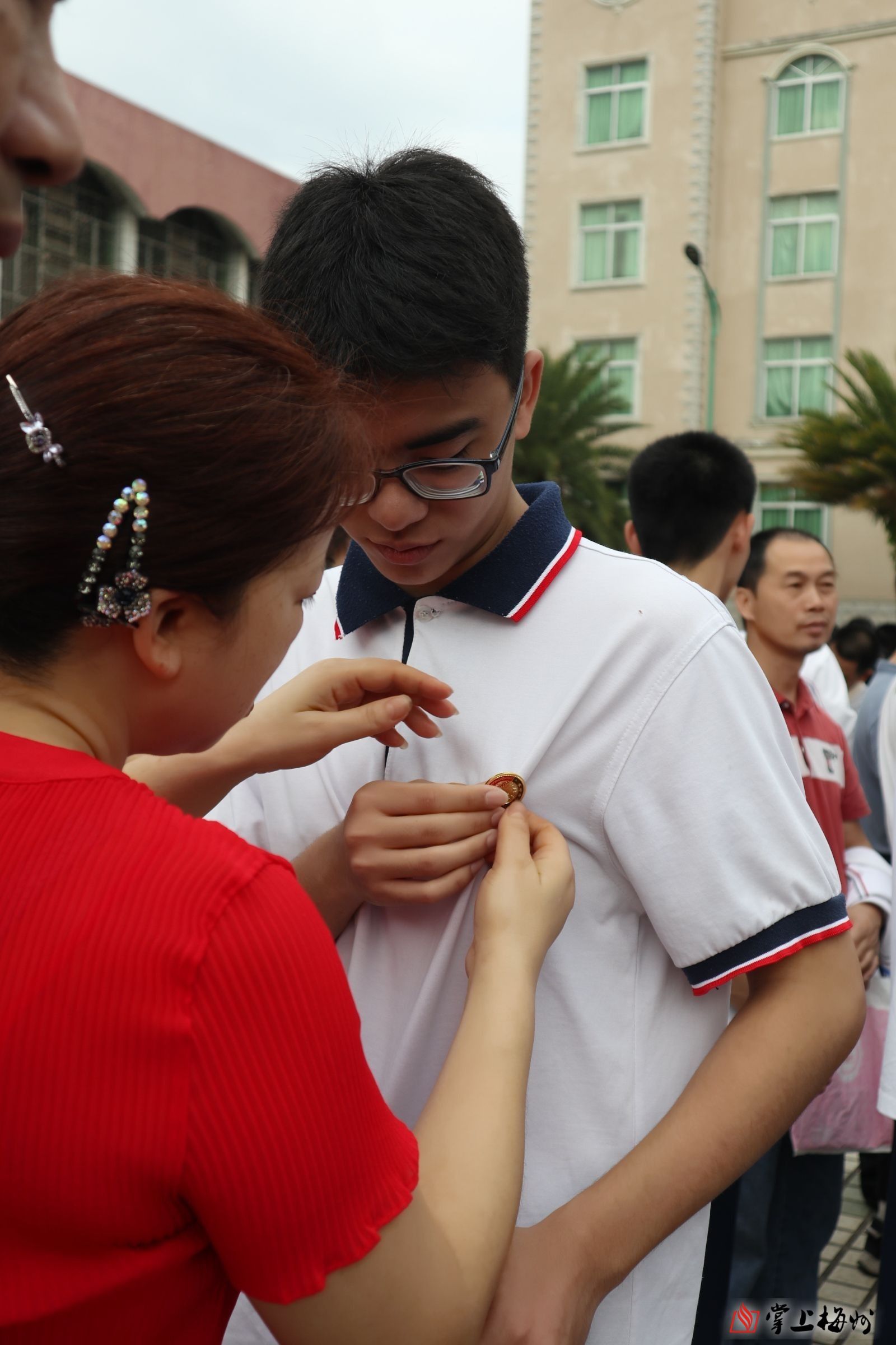 迈入成人门走好人生路蕉岭中学举行18岁成人礼主题活动