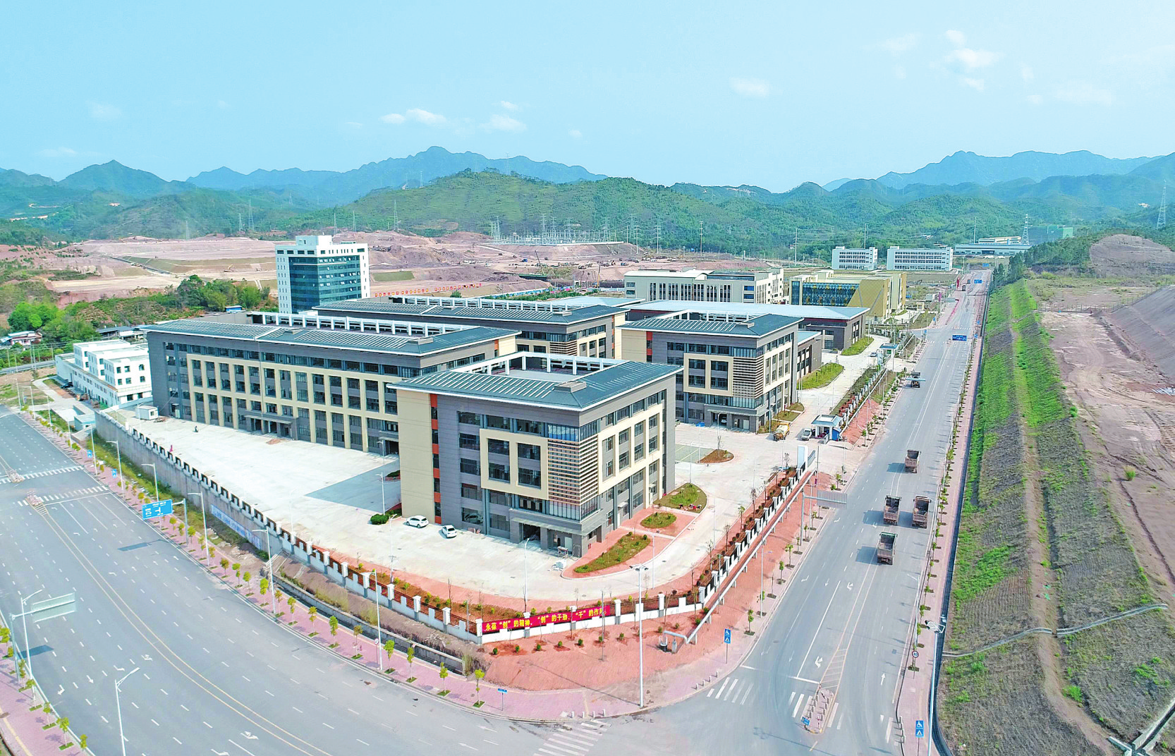 梅州综合保税区为梅县区振兴发展注入了新活力.