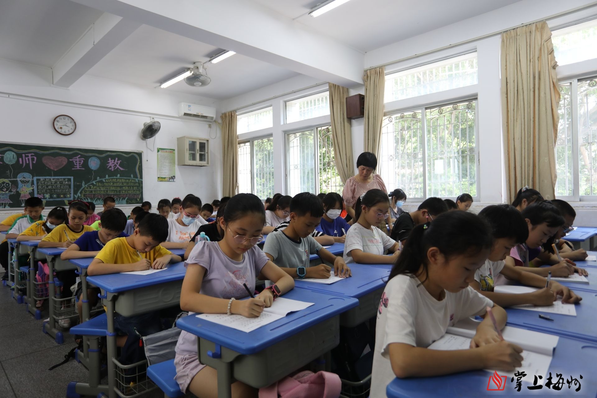 丽群小学图片