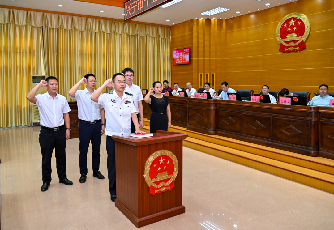 黄伟军任兴宁市人民政府副市长公安局局长