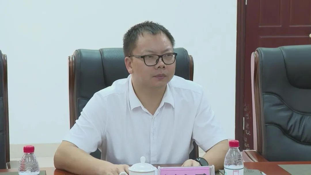 周小勇率队到工业园调研压实责任明确分工促进度坚定信心共同发力谋