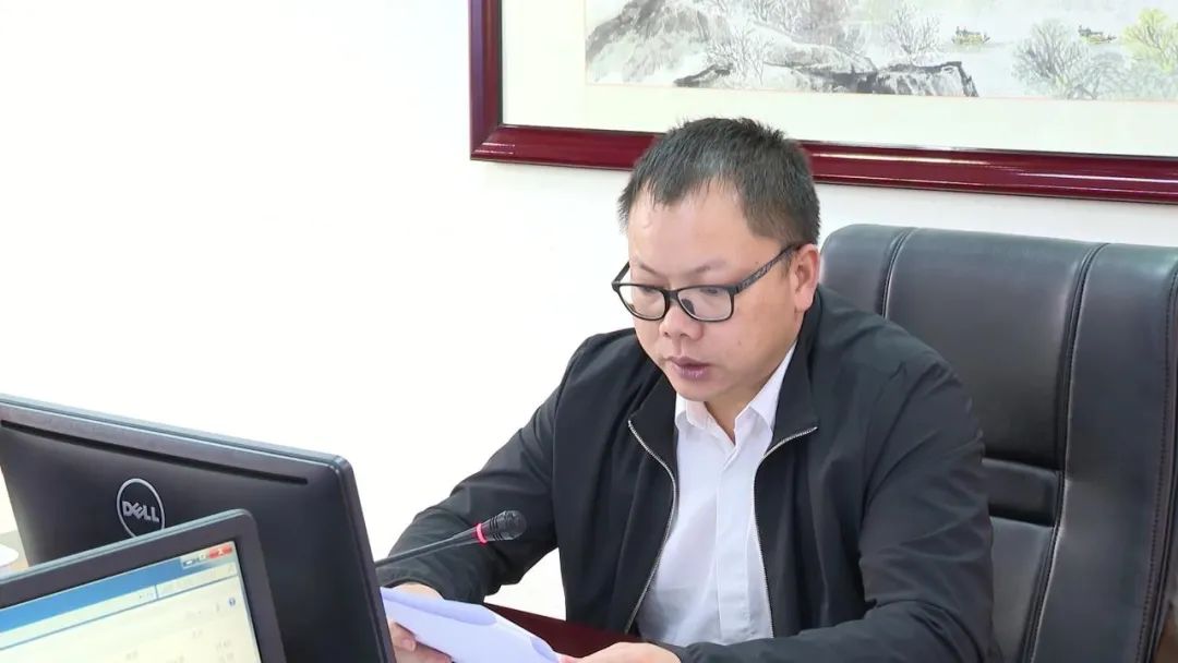 周小勇主持召开2021年度第23次平远县政府常务会议