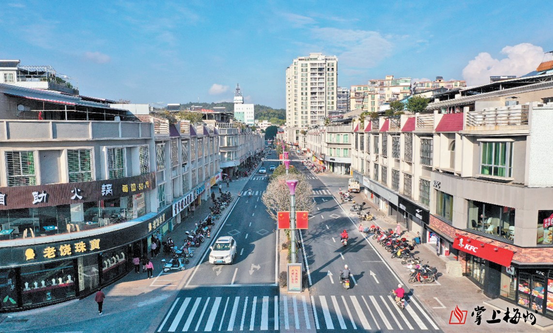 (汪敬淼  摄)据蕉岭县城综局市政股股长汤光鹤介绍,府前路不仅是一条