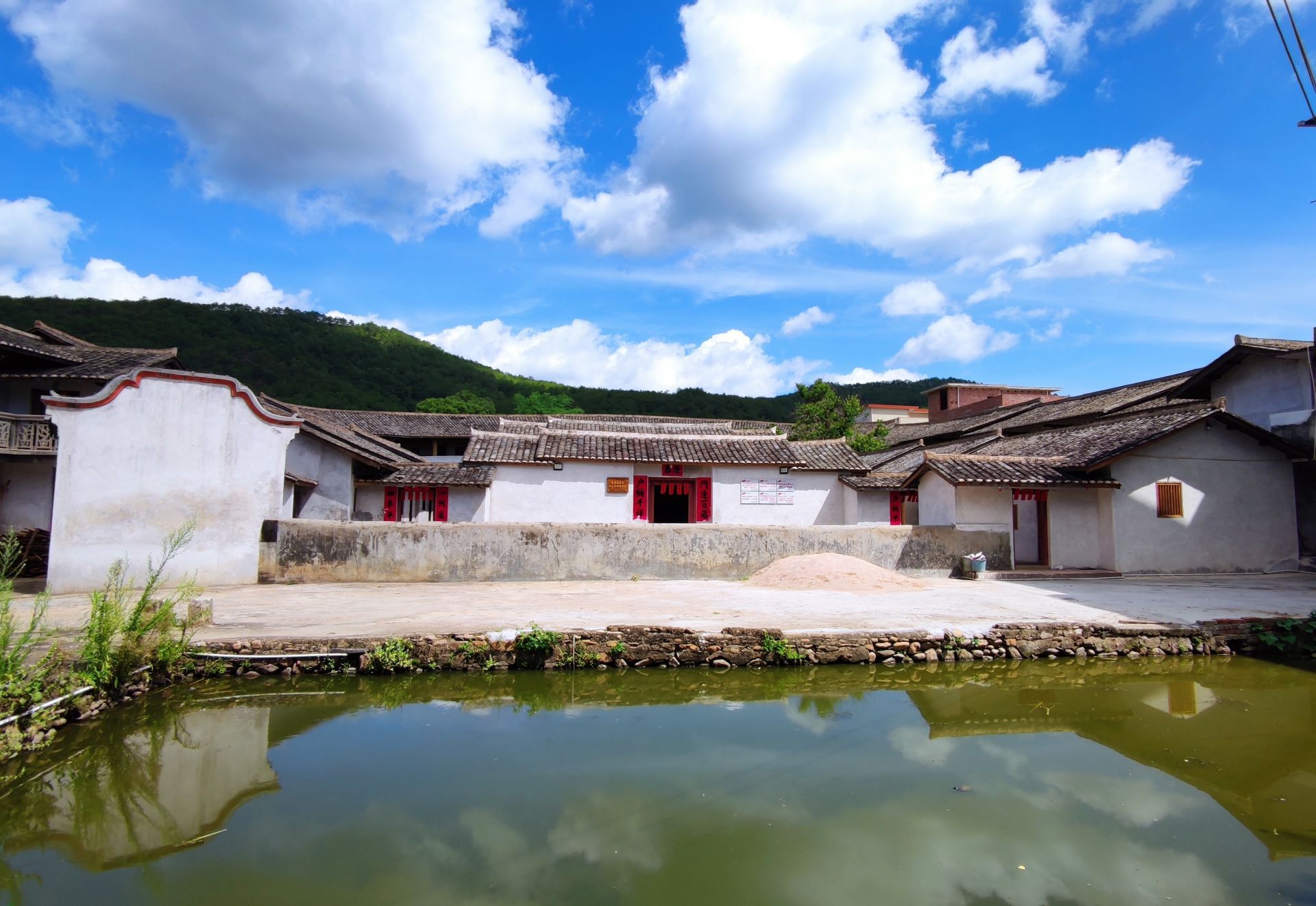 位于梅县区松源镇新南村田心的蛟花堂.