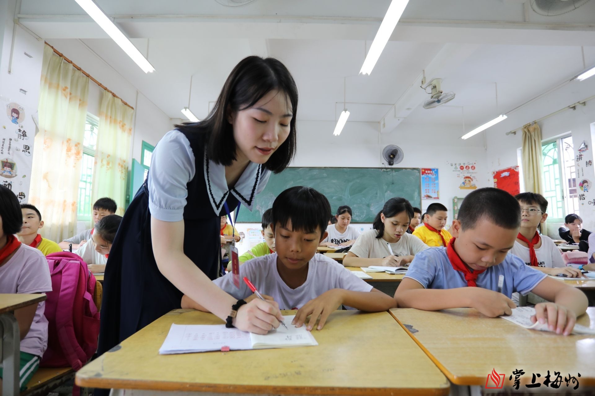 梅县区新城中心小学图片