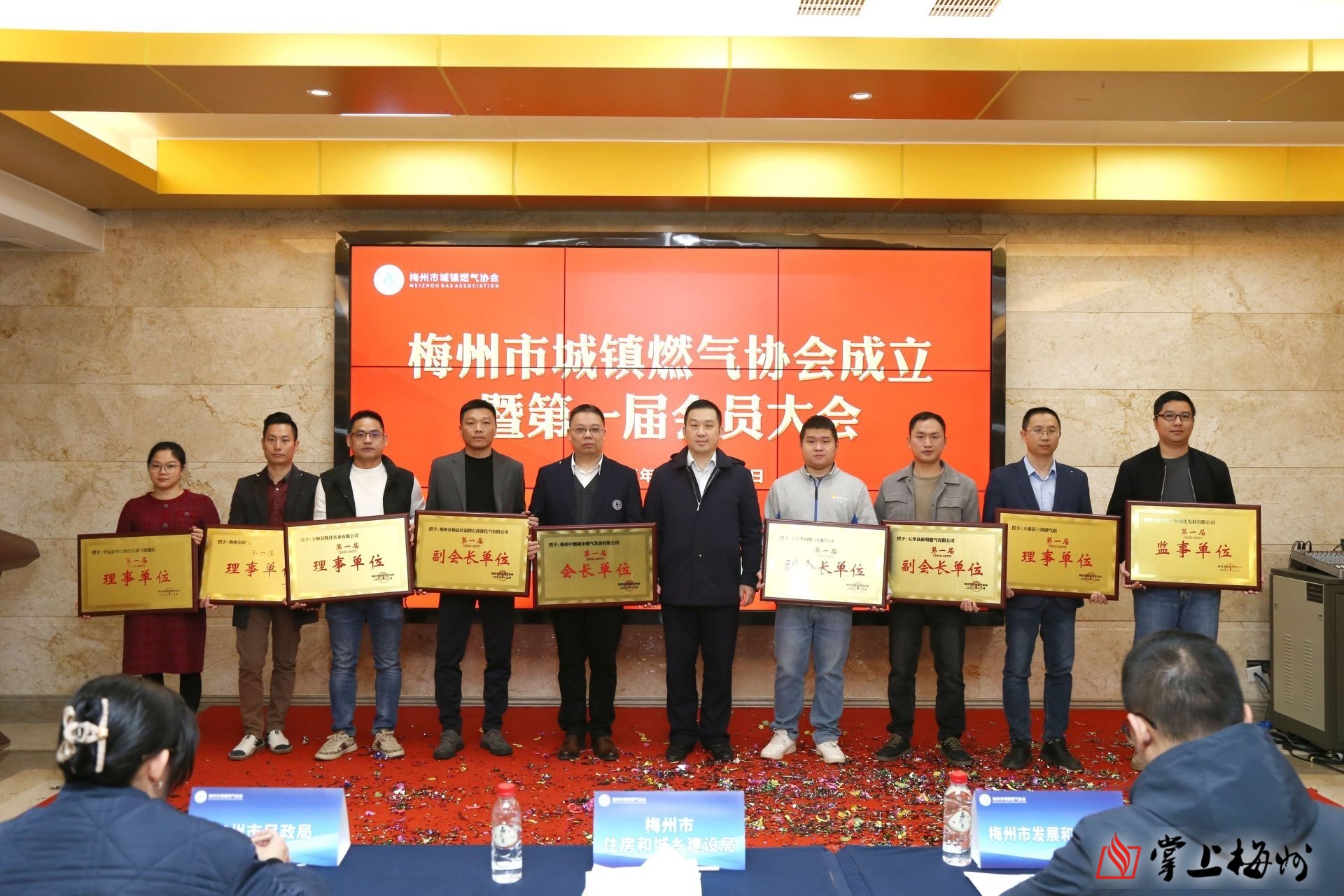 時尚服裝看哪家店（時尚衣服店鋪）