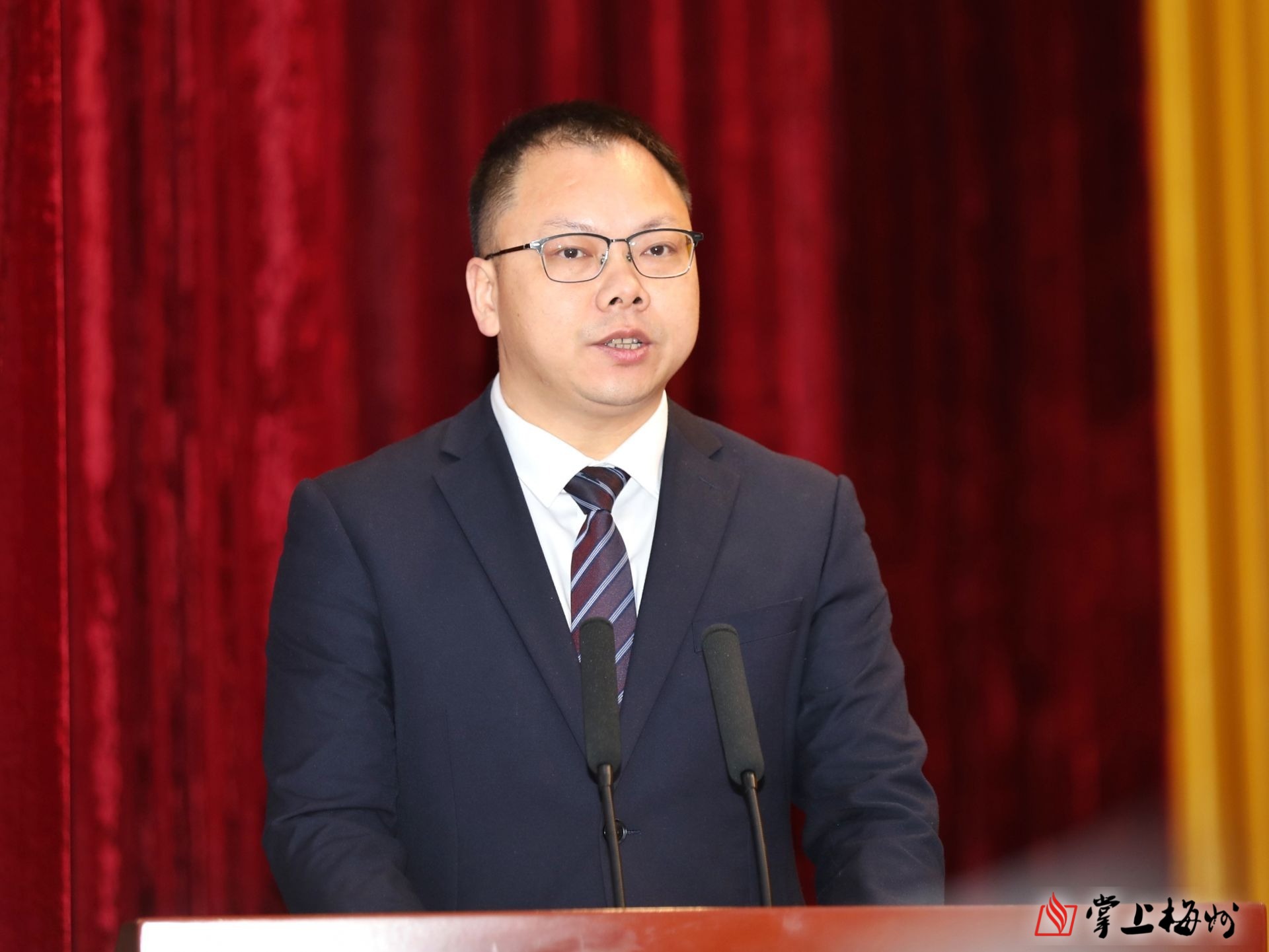 平远县委书记县长周小勇聚力六个加速全力推动平远苏区加快振兴加速