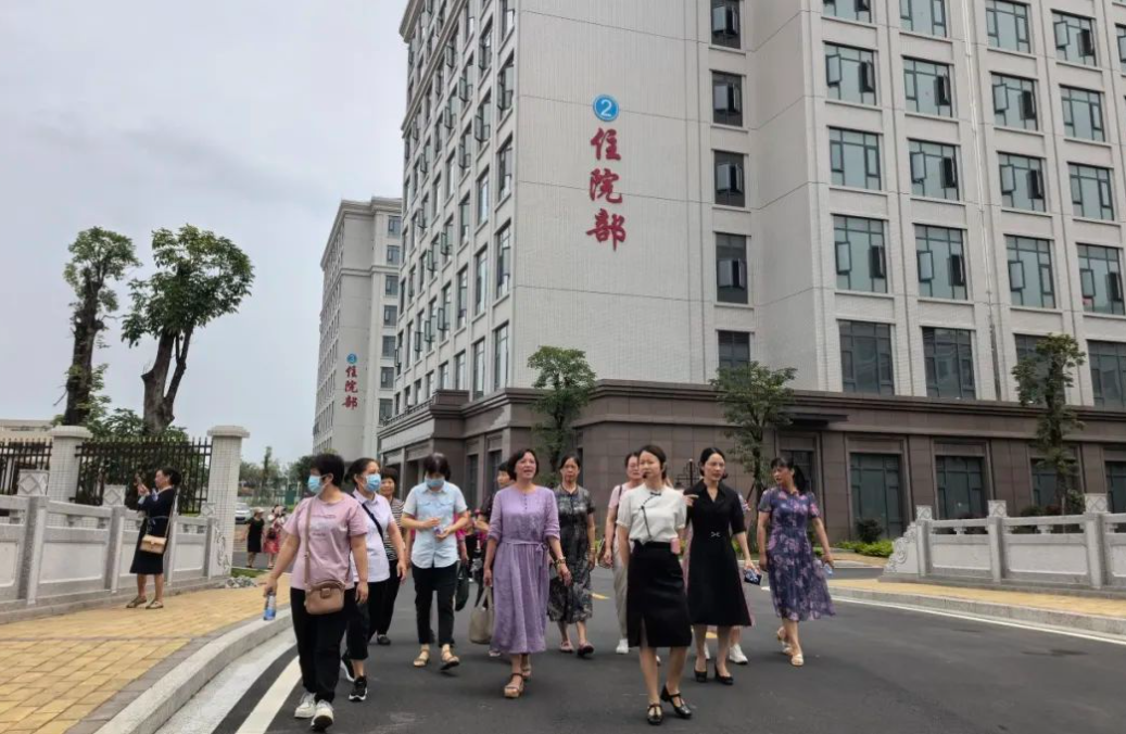 喜看新院新貌 共谋未来发展!兴宁市人民医院组织退休护士参观新院