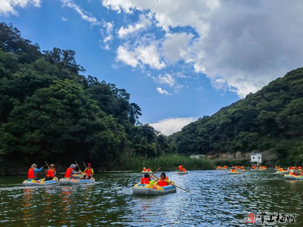 2024梅州市富红杯粤东漂流大赛在龙鲸河漂流景区举行