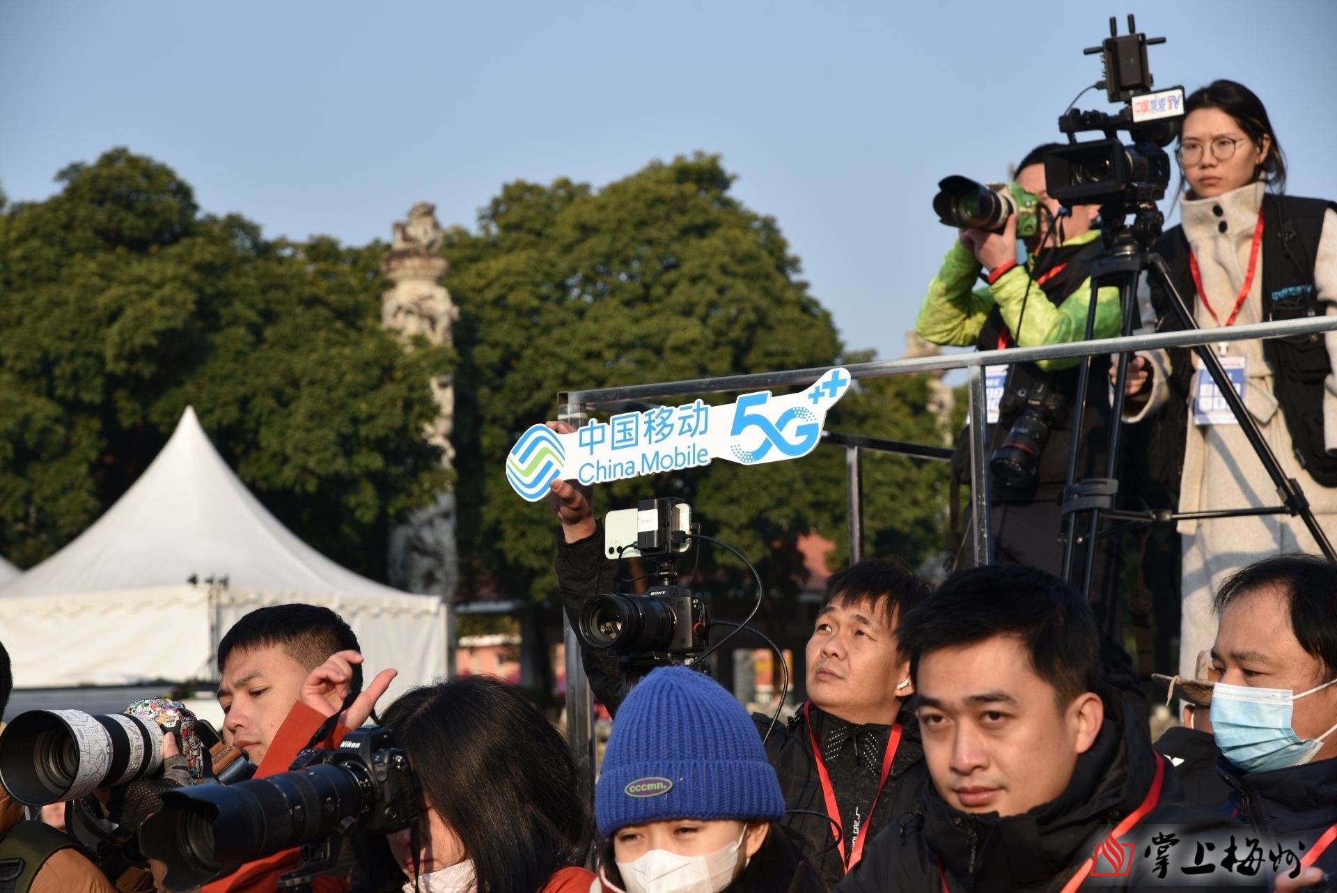 多名中国公民在日本滑雪遭遇意外求助，中使馆发布提醒