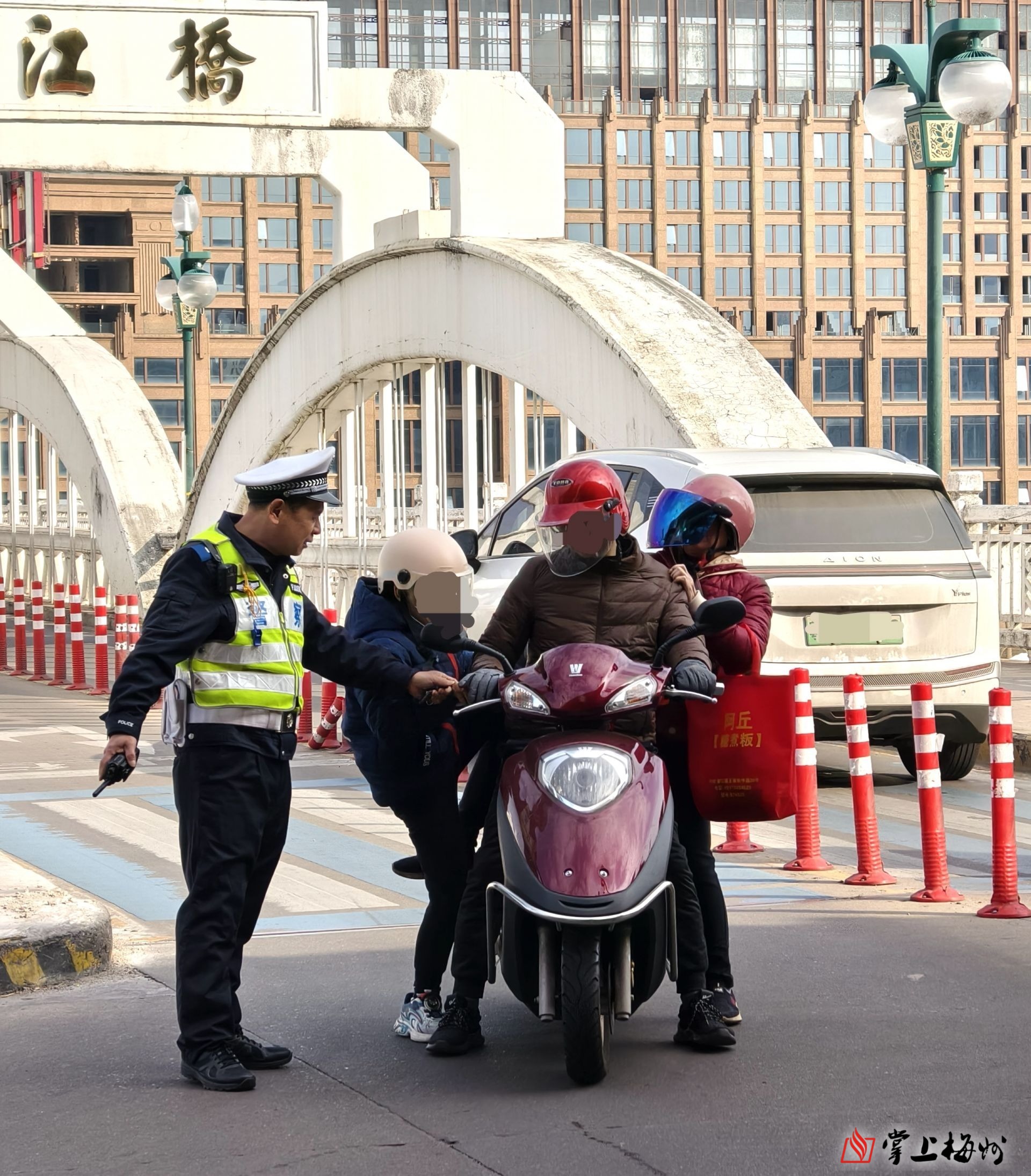 受臺(tái)風(fēng)“康妮”影響，深圳北站停運(yùn)部分動(dòng)車組列車