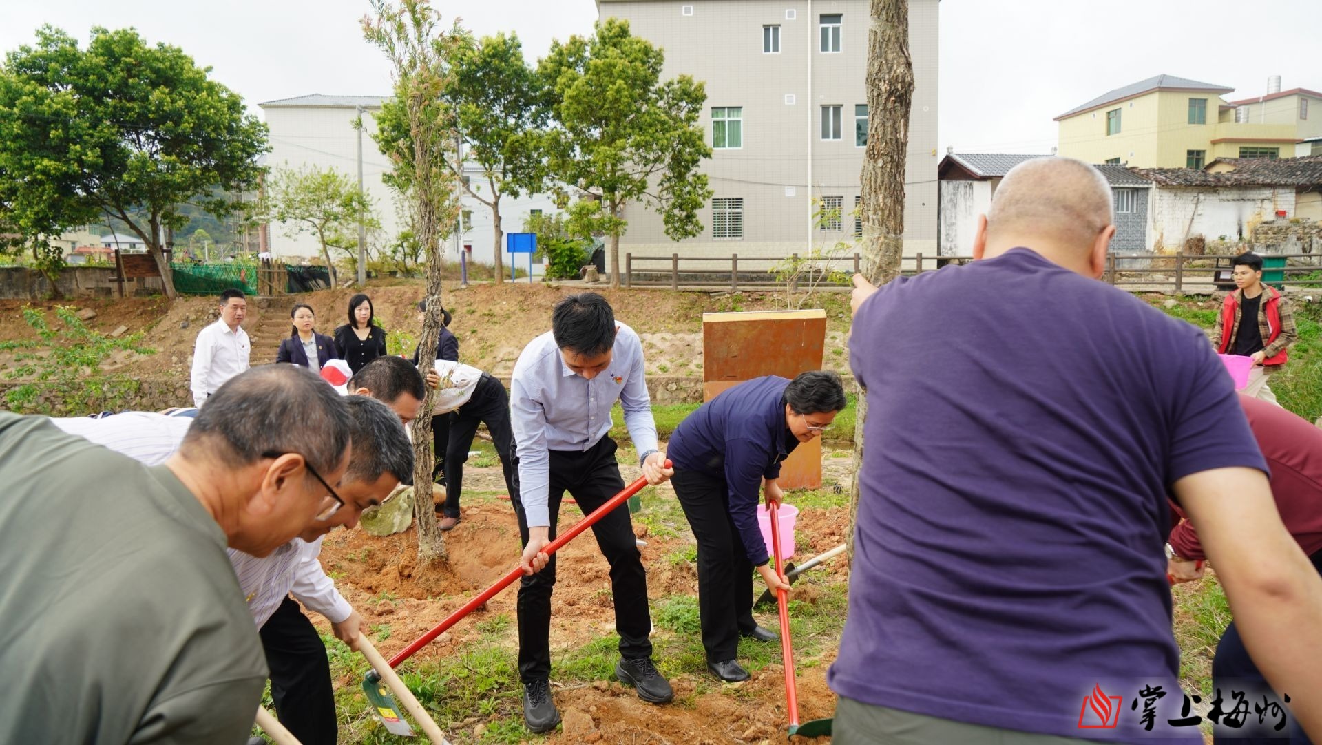 梅州召開2022年第二季度郵政政企聯(lián)席會暨郵快合作推進會