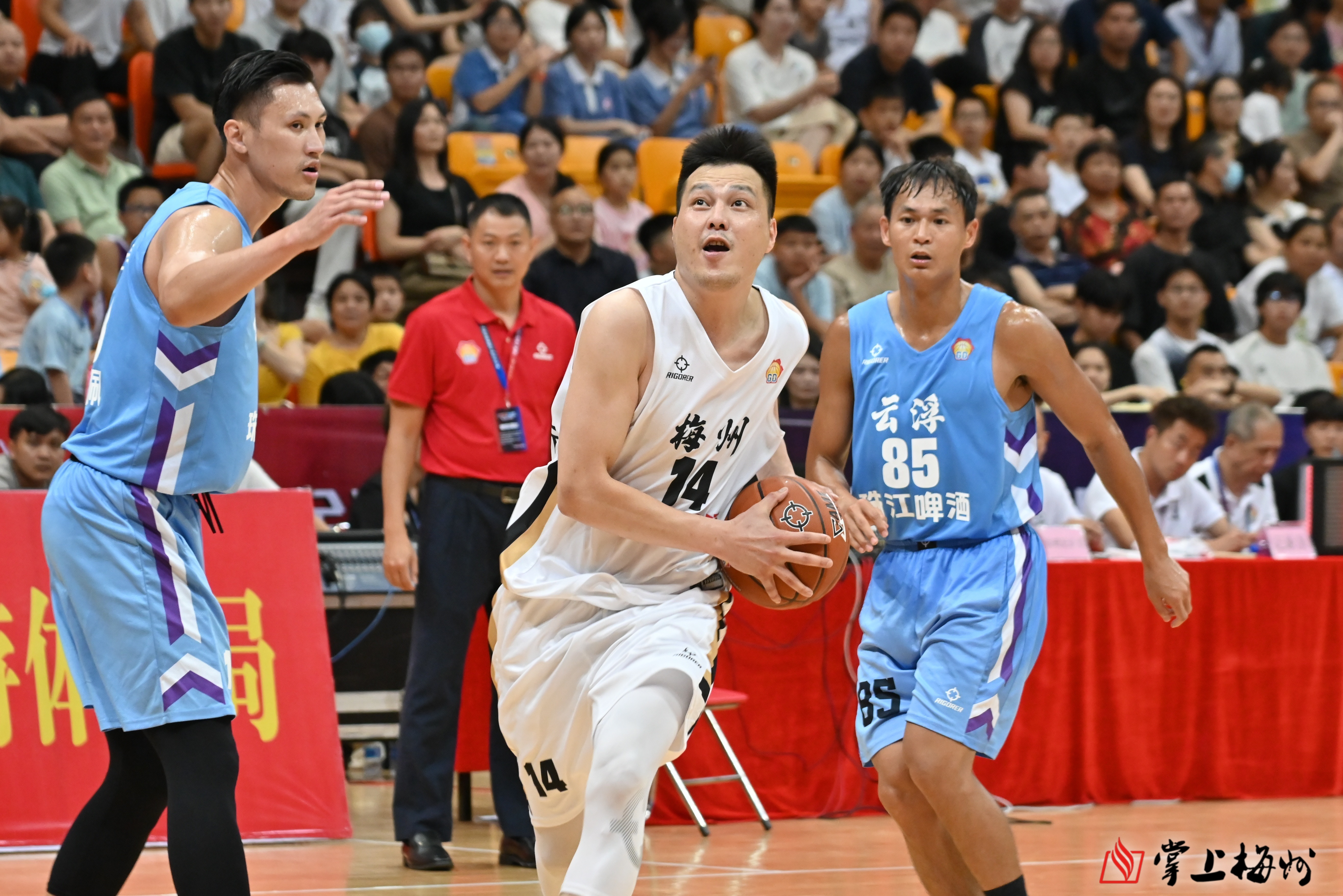 暑運(yùn)前十天深圳鐵路發(fā)送旅客264.1萬(wàn)人次 同比增幅4.2%