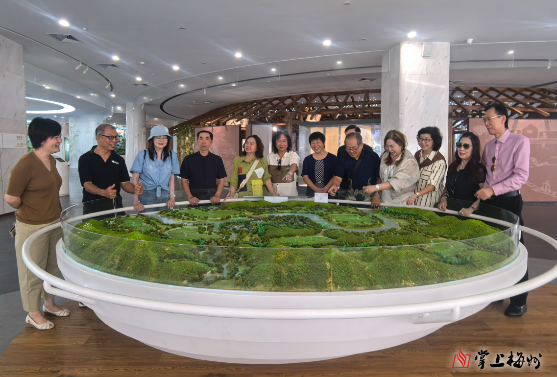 美方威脅對中國輸美產(chǎn)品再加征10%關(guān)稅 商務(wù)部回應(yīng)