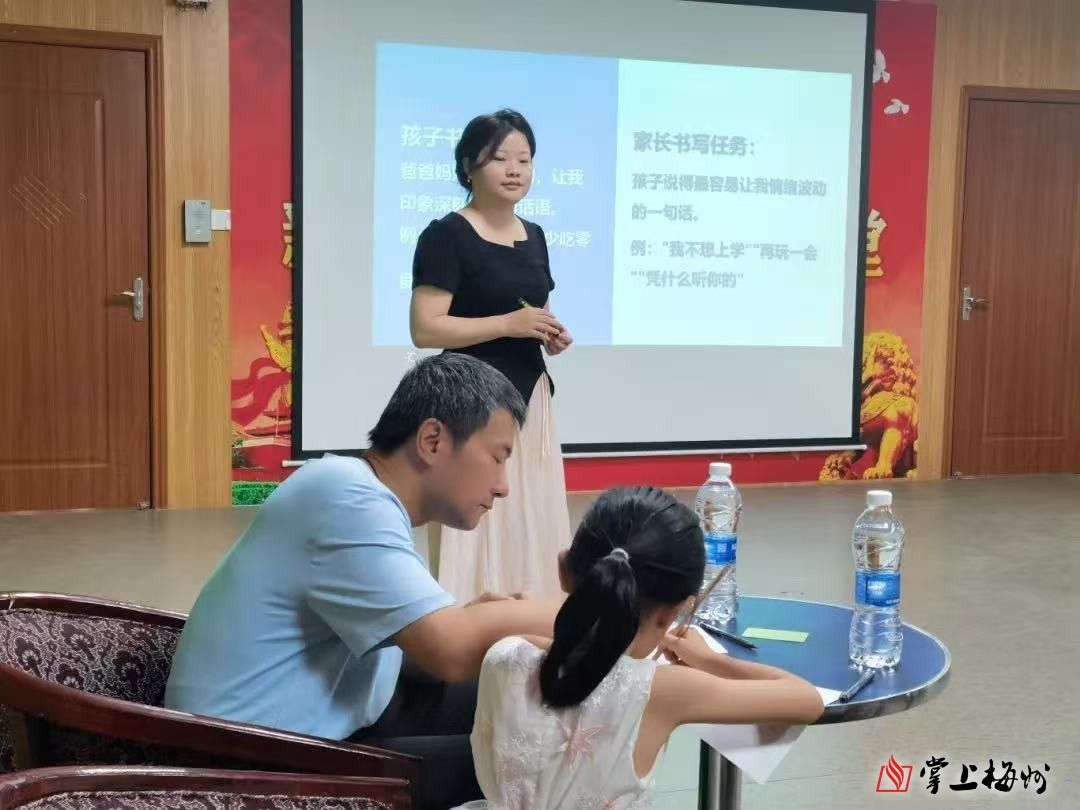 茜草冬棚养殖罗氏沼虾，科技特派员助力高要富民兴村