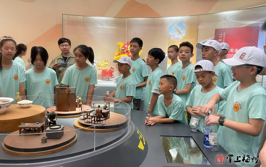 不断开阔眼界 厚植家国情怀！市总工会“遇见梅好 乐学成长”夏令营活动结营