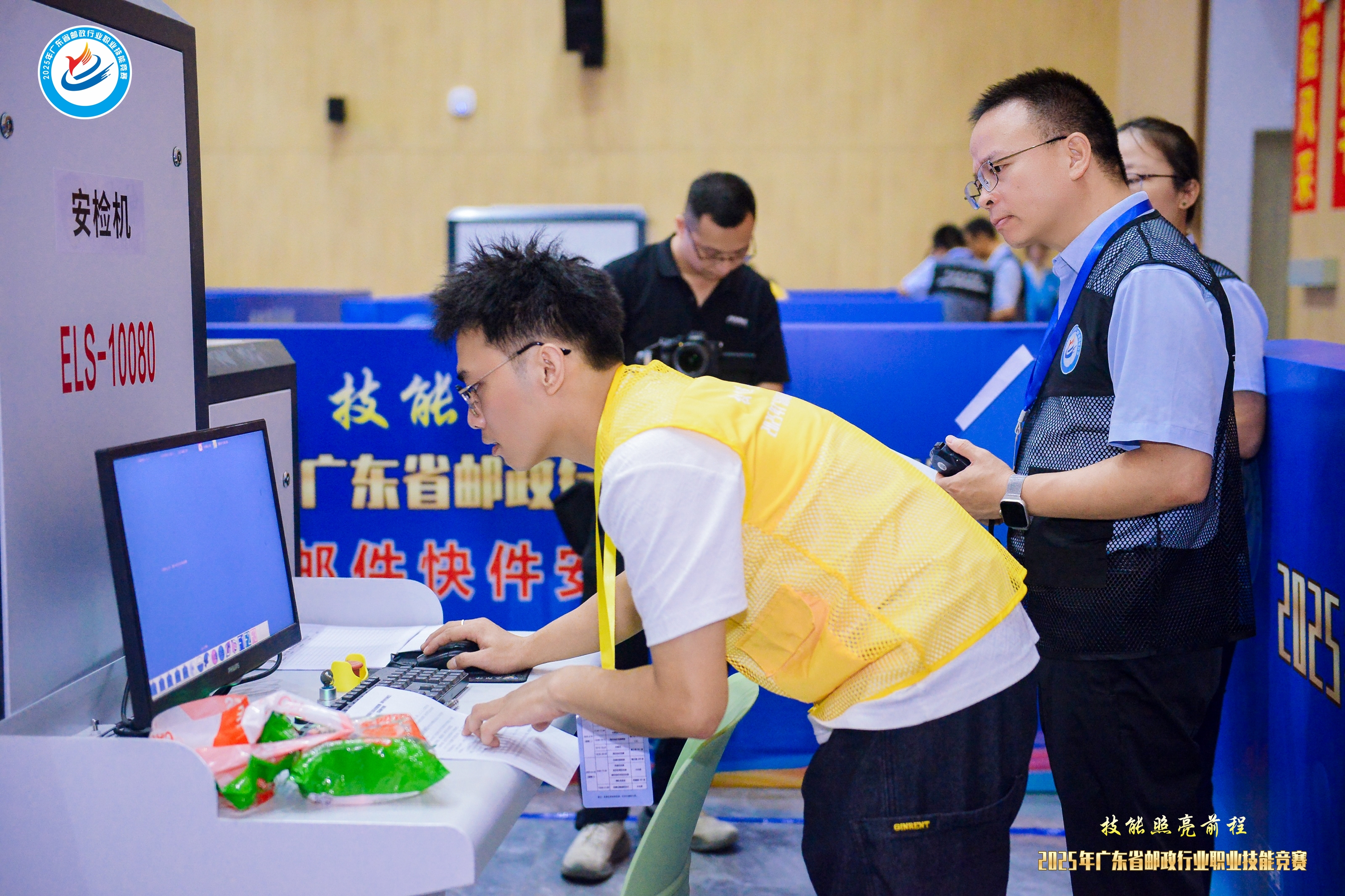 泰国撤销近万份学生签证和临时居留许可，我使馆发布提醒