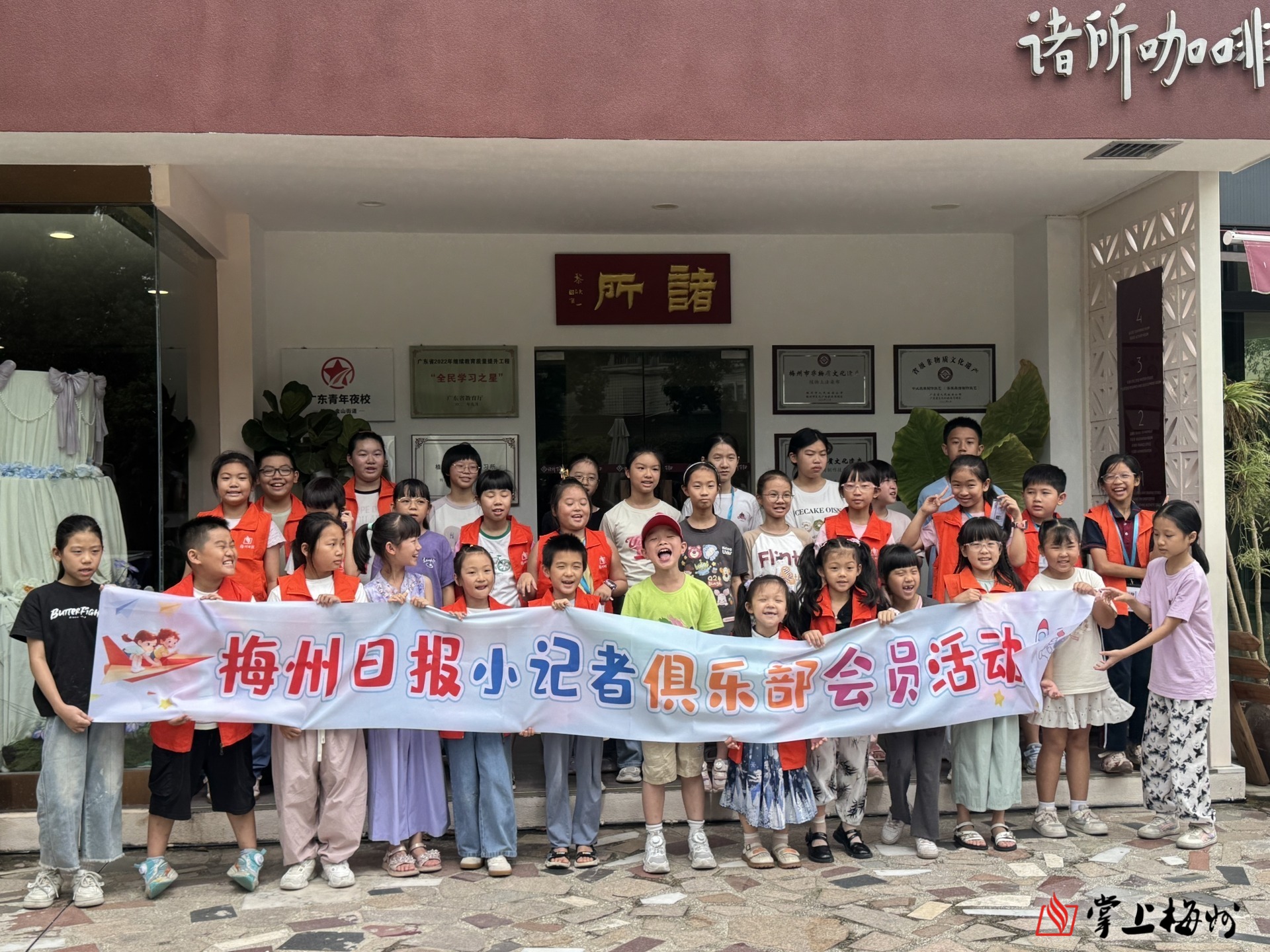 外交部：对俄罗斯持普通护照人员试行免签政策