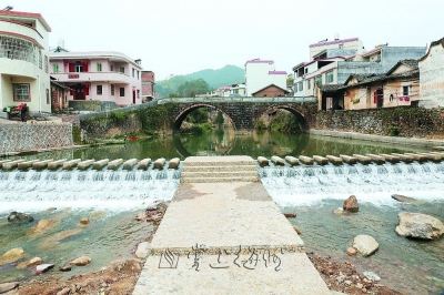 如何推动企业生产，推进新农村建设？叶解春率队督导平远后这样要求……