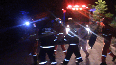 惊险！平远一小车今日凌晨坠落30米深山谷 2人被救生还