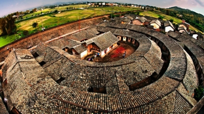 市人大调研组到平远开展《梅州市客家围龙屋保护条例》立法调研