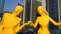 业内人士：共有产权住房落实后，地产价格将下滑