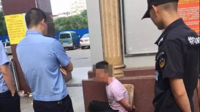 兴宁一男子醉酒撒气 用砖头将5辆小车“毁容”