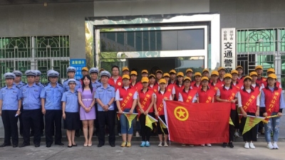 兴宁团市委组织开展文明交通志愿服务