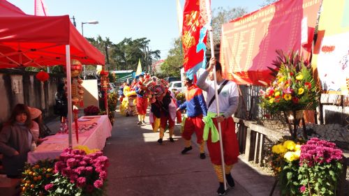 香港吴家村客家盆菜宴闹新春