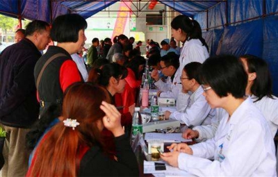 平远开展义诊活动为精神疾病患者送医送药