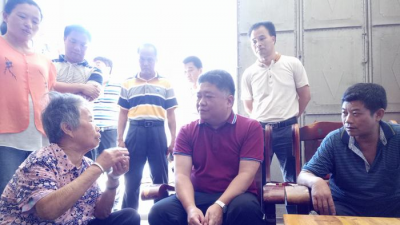 县长吴晖率队到安流镇调研 