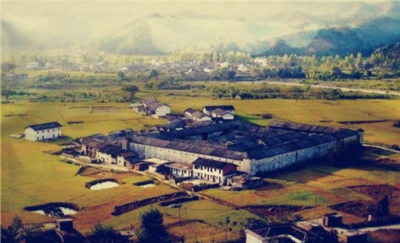 探访中国最大方形客家围屋：隐在深山人未识