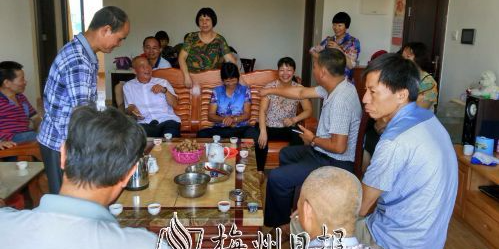 命运无情夫妻双双患重病 人间有爱老同学雪中送炭