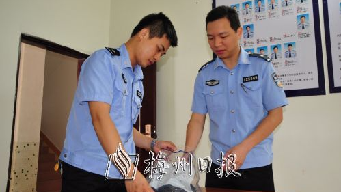 山区派出所的群众“靠山”——记建桥派出所民警陈学勇